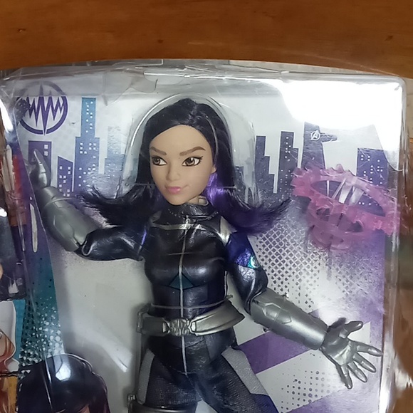 Marvel Rising Secret Warriors Doll Daisy - Picture 6 of 7